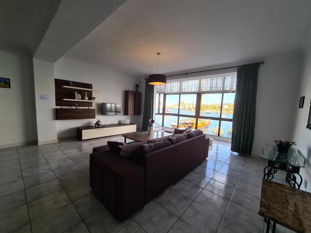 Spacious Seafront Apt Next To Sliema-Valeta Ferry Экстерьер фото